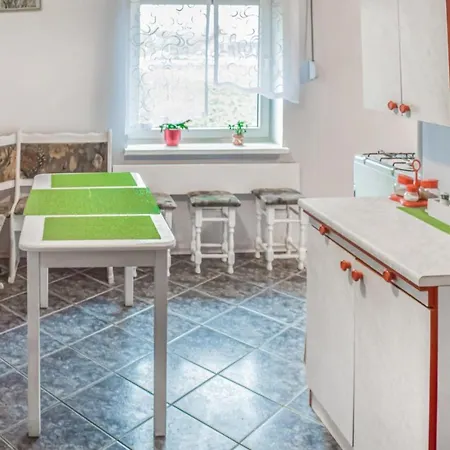 2 Bedroom Beautiful In Appartamento Kołobrzeg
